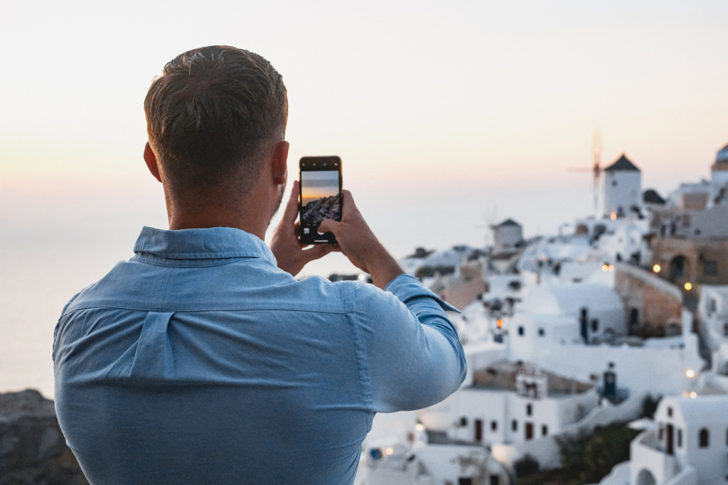 Santorini Smartphone Business Alex